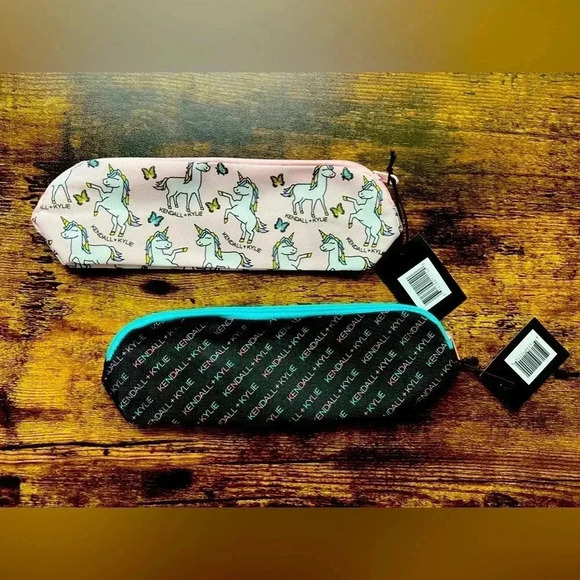 BUNDLE: 2- Kendall + Kylie makeup pouches (bags). - Picture 1 of 7